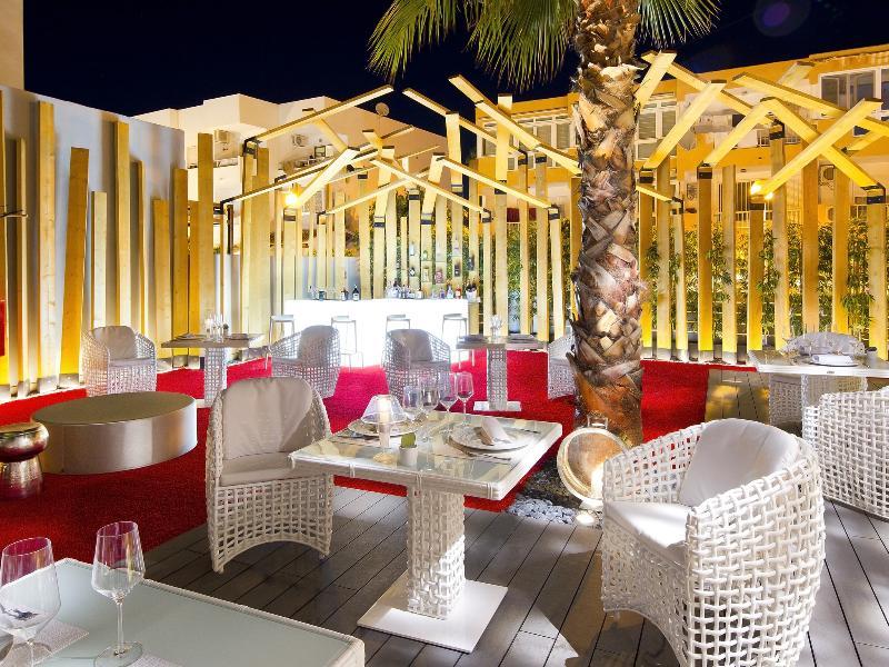 Apart-hotel Migjorn Ibiza & 4*